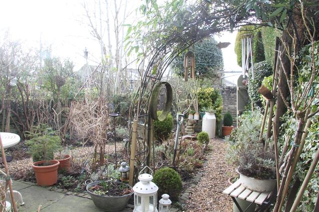  Image of 2 bedroom Terraced house for sale in London Lane Rawdon Leeds LS19 at Rawdon Leeds Rawdon, LS19 6BR