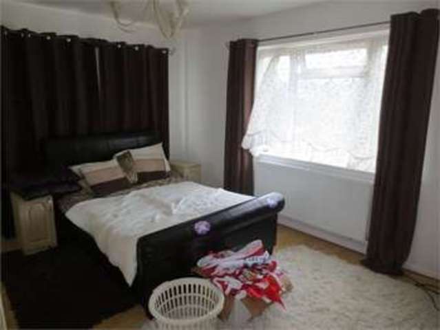  Image of 4 bedroom Detached house for sale in London Road Hadleigh Benfleet SS7 at London road Benfleet South Benfleet, SS7 5SQ