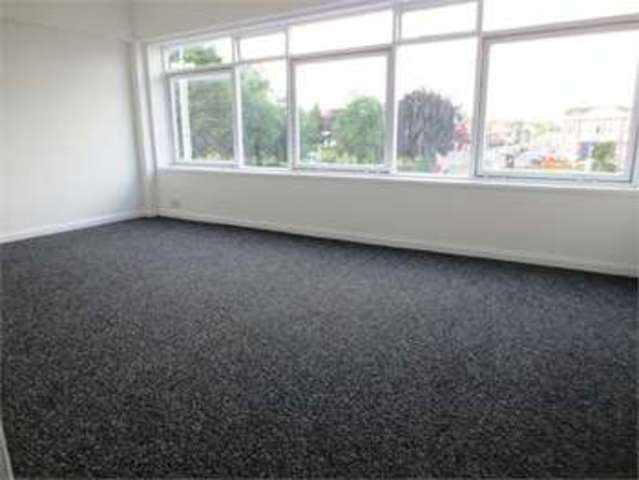  Image of 2 bedroom Apartment to rent in London Road Hadleigh Benfleet SS7 at London Road Hadleigh Hadleigh, SS7 2DE