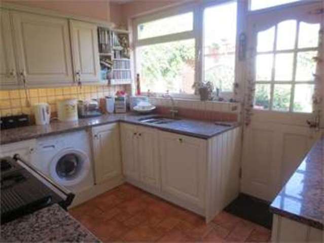  Image of 2 bedroom Detached house for sale in London Road Leigh-on-Sea SS9 at London road Leigh on sea Leigh-on-Sea, SS9 2SF