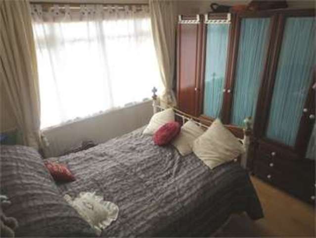  Image of 2 bedroom Detached house for sale in London Road Leigh-on-Sea SS9 at London road Leigh on sea Leigh-on-Sea, SS9 2SF