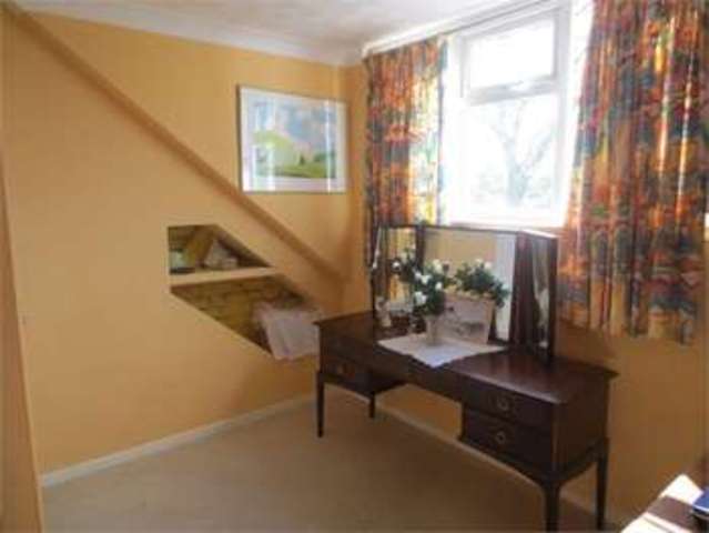 Image of 2 bedroom Detached house for sale in London Road Leigh-on-Sea SS9 at London road Leigh on sea Leigh-on-Sea, SS9 2SF
