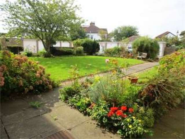  Image of 2 bedroom Apartment for sale in London Road Leigh-on-Sea SS9 at London road Leigh on sea Leigh-on-Sea, SS9 2UE