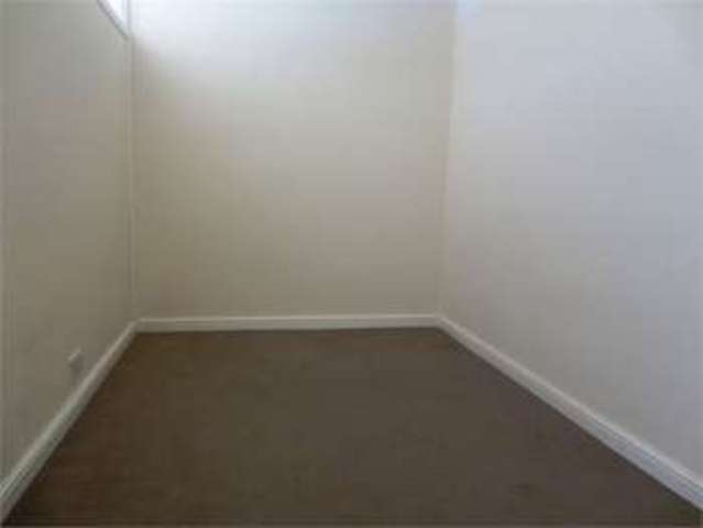  Image of 2 bedroom Apartment to rent in London Road Leigh-on-Sea SS9 at London Road Leigh on sea Leigh-on-Sea, SS9 3JE