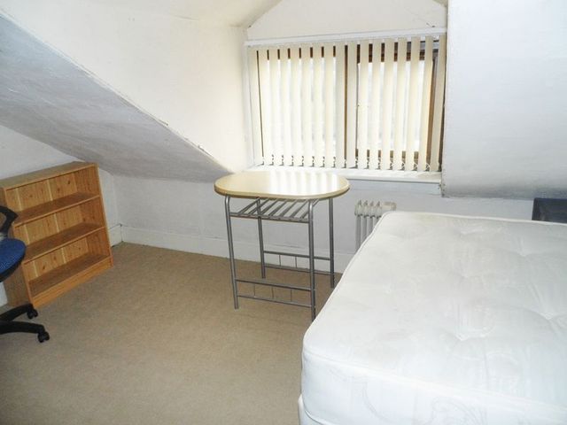  Image of 8 bedroom Detached house for sale in London Road Newcastle-under-Lyme ST5 at London Road  Newcastle, ST5 1LZ