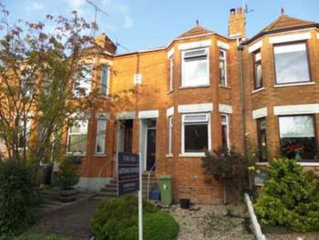  Image of 3 bedroom Terraced house for sale in London Road Newport Pagnell MK16 at Newport Pagnell, MK16 0HA