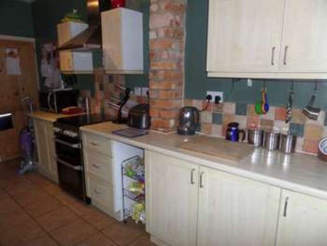  Image of 3 bedroom Terraced house for sale in London Road Newport Pagnell MK16 at Newport Pagnell, MK16 0HA