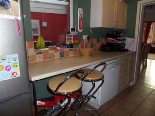  Image of 3 bedroom Terraced house for sale in London Road Newport Pagnell MK16 at Newport Pagnell, MK16 0HA