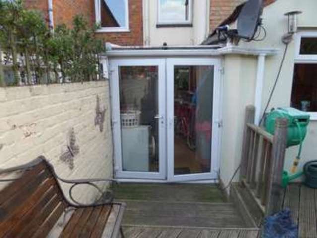  Image of 3 bedroom Terraced house for sale in London Road Newport Pagnell MK16 at Newport Pagnell, MK16 0HA
