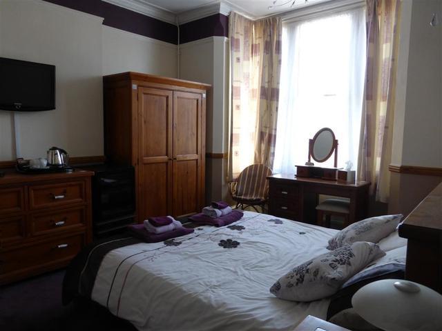  Image of 7 bedroom Semi-Detached house for sale in London Road South Lowestoft NR33 at London Road South  Lowestoft, NR33 0BG