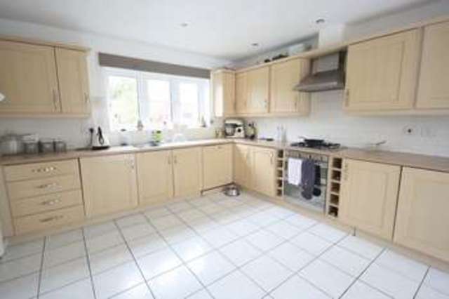  Image of 4 bedroom Detached house for sale in Longfellow Road Stratford-upon-Avon CV37 at Longfellow Road  Stratford upon Avon, CV37 7LE