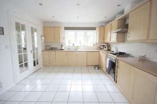  Image of 4 bedroom Detached house for sale in Longfellow Road Stratford-upon-Avon CV37 at Longfellow Road  Stratford upon Avon, CV37 7LE