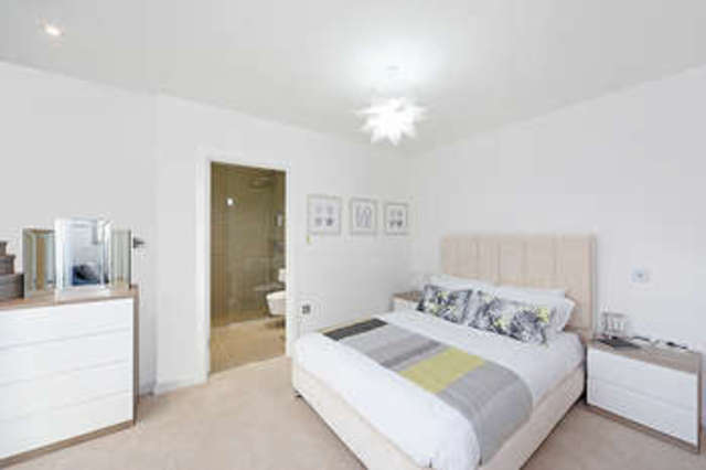  Image of 3 bedroom Flat for sale in Newport Avenue London E14 at Prime Meridian Walk  Canary Wharf, E14 2DT