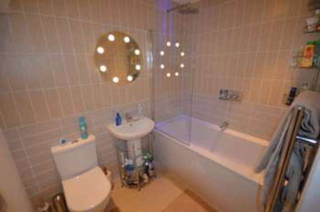  Image of 2 bedroom Flat for sale in Longlands Dawlish EX7 at Longlands  Dawlish, EX7 9NF
