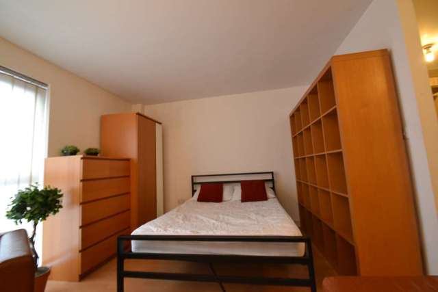  Image of Studio flat to rent in Red Bank Manchester M4 at Lord St  Manchester, M4 4AB