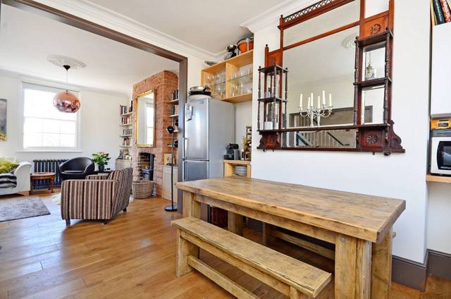  Image of 3 bedroom Flat to rent in Lordship Road London N16 at Lordship Road  Stoke Newington, N16 0QJ