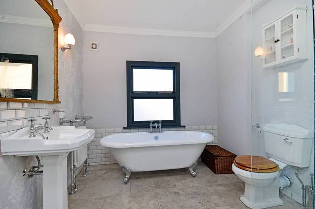  Image of 3 bedroom Flat to rent in Lordship Road London N16 at Lordship Road  Stoke Newington, N16 0QJ