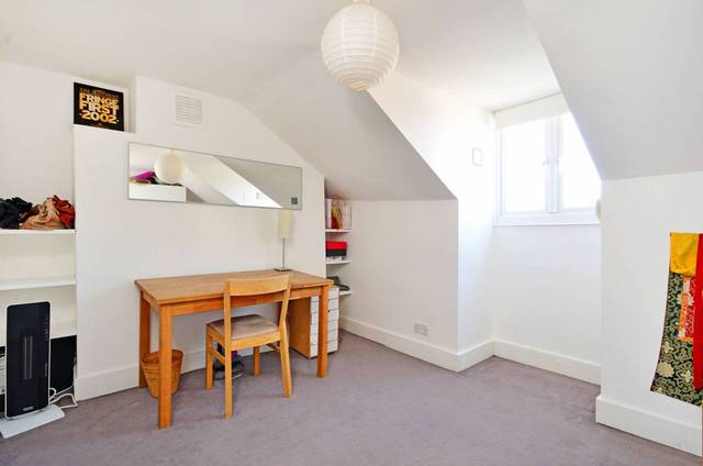  Image of 3 bedroom Flat to rent in Lordship Road London N16 at Lordship Road  Stoke Newington, N16 0QJ