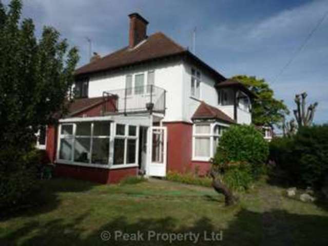  Image of 7 bedroom House Share to rent in Canewdon Road Westcliff-on-Sea SS0 at Canewdon Road  Westcliff On Sea, SS0 7NE