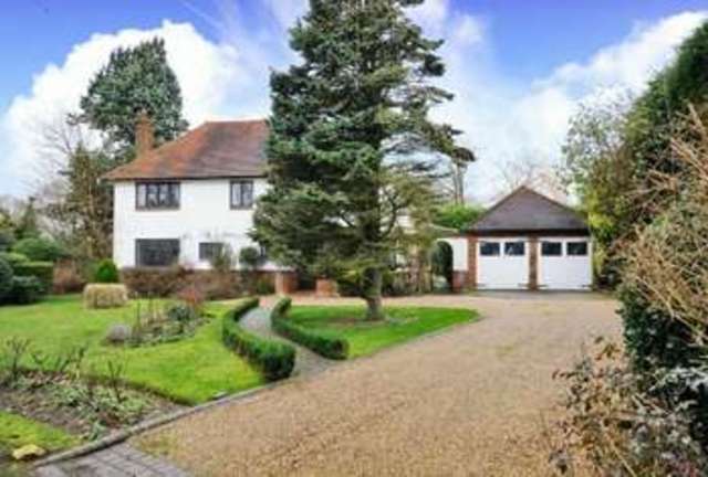  Image of 4 bedroom Detached house for sale in Loudwater Heights Loudwater Rickmansworth WD3 at Rickmansworth, WD3 4AX