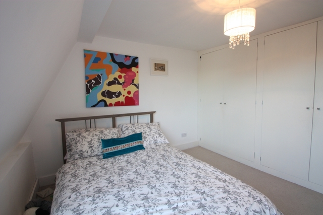  Image of 1 bedroom Flat to rent in Louvaine Road London SW11 at Louvaine Road  London, SW11 2AG