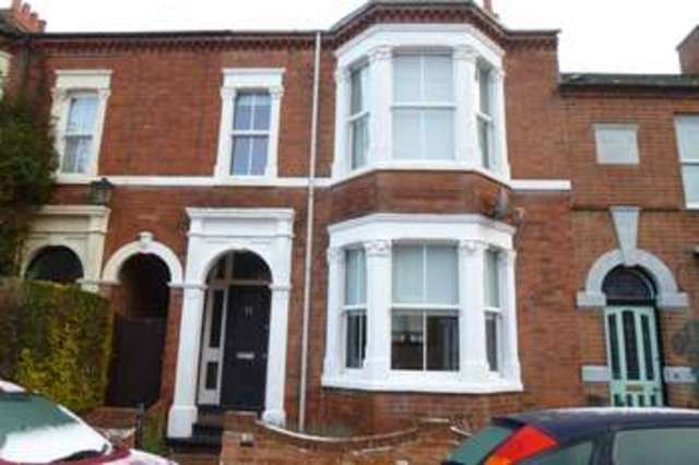  Image of 4 bedroom Terraced house to rent in Lovat Street Newport Pagnell MK16 at Newport Pagnell, MK16 0EF