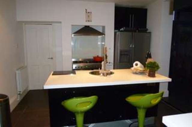  Image of 4 bedroom Terraced house to rent in Lovat Street Newport Pagnell MK16 at Newport Pagnell, MK16 0EF