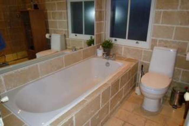  Image of 4 bedroom Terraced house to rent in Lovat Street Newport Pagnell MK16 at Newport Pagnell, MK16 0EF