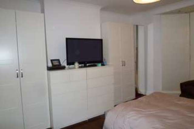  Image of 4 bedroom Terraced house to rent in Lovat Street Newport Pagnell MK16 at Newport Pagnell, MK16 0EF