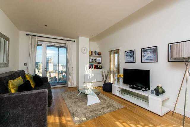  Image of 2 bedroom Flat to rent in Love Lane London SE18 at Love Lane  Woolwich, SE18 6GQ