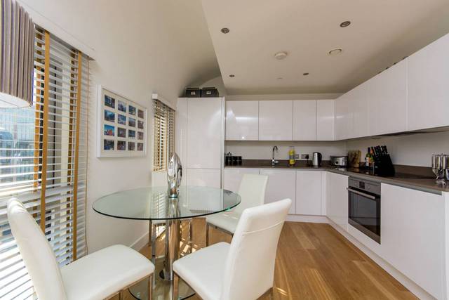  Image of 2 bedroom Flat to rent in Love Lane London SE18 at Love Lane  Woolwich, SE18 6GQ