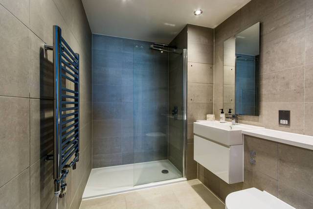  Image of 2 bedroom Flat to rent in Love Lane London SE18 at Love Lane  Woolwich, SE18 6GQ