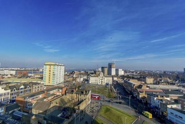  Image of 2 bedroom Flat to rent in Love Lane London SE18 at Love Lane  Woolwich, SE18 6GQ