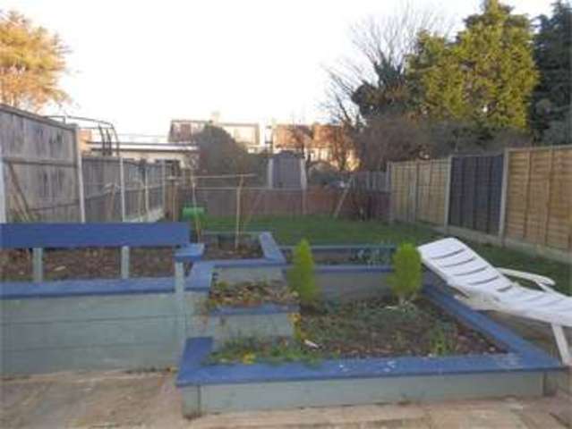  Image of 2 bedroom Apartment to rent in Lovelace Avenue Southend-on-Sea SS1 at Lovelace avenue Southend Southchurch, SS1 2QU