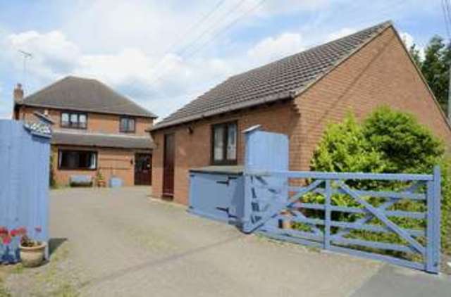  Image of 4 bedroom Detached house for sale in Low Lane Calne SN11 at Low Lane  Calne, SN11 8EQ