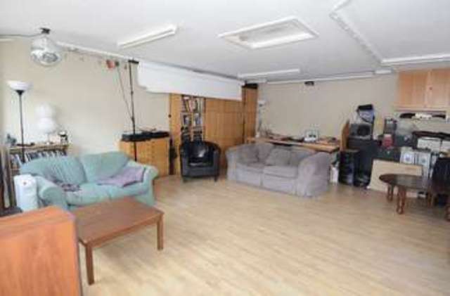  Image of 4 bedroom Detached house for sale in Low Lane Calne SN11 at Low Lane  Calne, SN11 8EQ