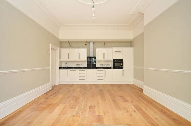  Image of 3 bedroom Flat for sale in Lower Clapton Road London E5 at Lower Clapton Road  Clapton, E5 0QR