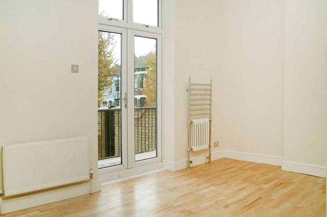  Image of 2 bedroom Flat for sale in Lower Clapton Road London E5 at Lower Clapton Road  Clapton, E5 0QA