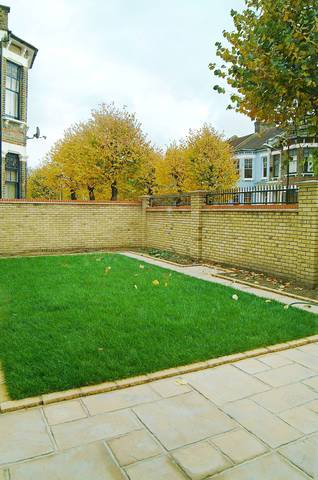  Image of 2 bedroom Flat for sale in Lower Clapton Road London E5 at Lower Clapton Road  Clapton, E5 0QA
