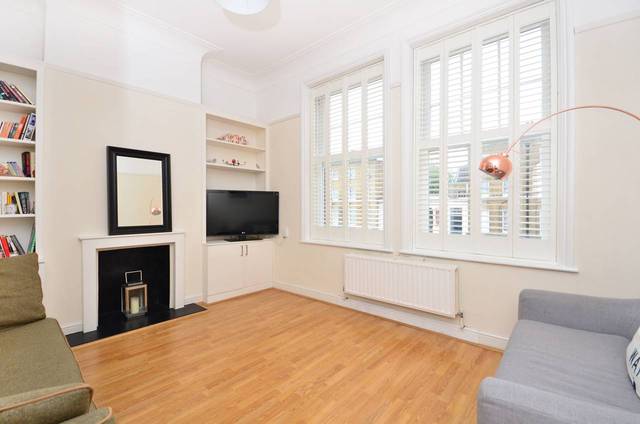  Image of 3 bedroom Flat for sale in Lower Clapton Road London E5 at Lower Clapton Road  Clapton, E5 0QX