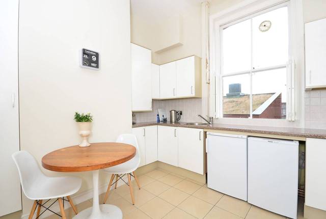  Image of 3 bedroom Flat for sale in Lower Clapton Road London E5 at Lower Clapton Road  Clapton, E5 0QX