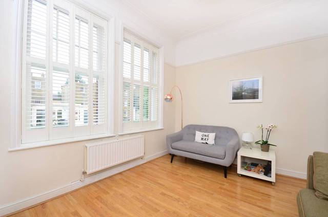  Image of 3 bedroom Flat for sale in Lower Clapton Road London E5 at Lower Clapton Road  Clapton, E5 0QX