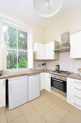  Image of 3 bedroom Flat for sale in Lower Clapton Road London E5 at Lower Clapton Road  Clapton, E5 0QX