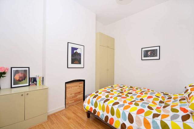  Image of 3 bedroom Flat for sale in Lower Clapton Road London E5 at Lower Clapton Road  Clapton, E5 0QX