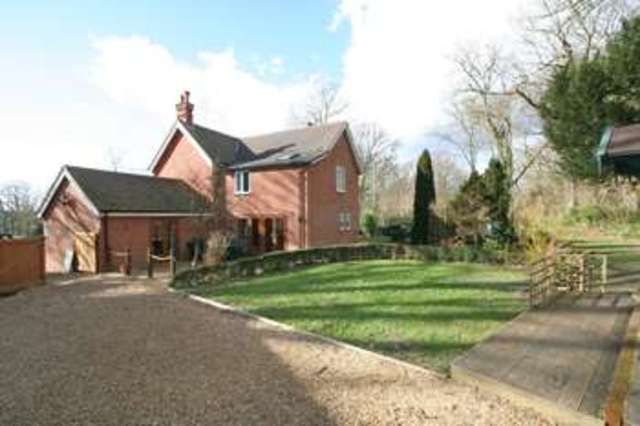  Image of 4 bedroom Detached house for sale in Loxwood Loxwood Billingshurst RH14 at Loxwood Billingshurst West Sussex, RH14 0RW