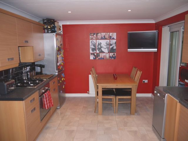  Image of 3 bedroom Semi-Detached house to rent in Lunt Avenue Bootle L30 at Lunt Avenue  Netherton, L30 1RT