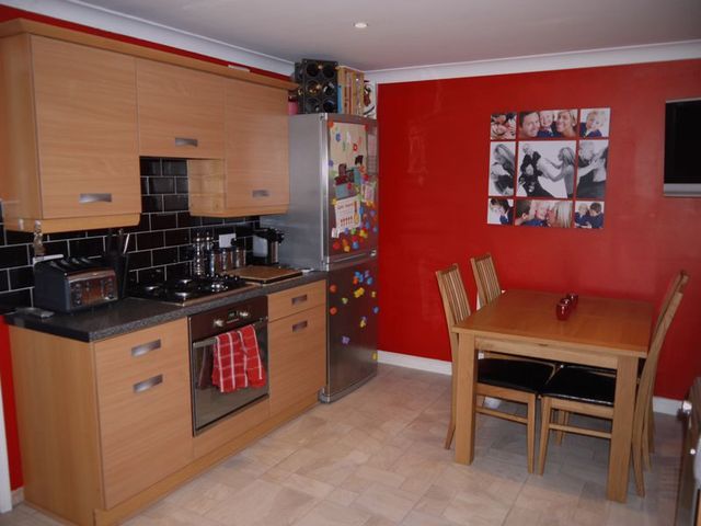  Image of 3 bedroom Semi-Detached house to rent in Lunt Avenue Bootle L30 at Lunt Avenue  Netherton, L30 1RT