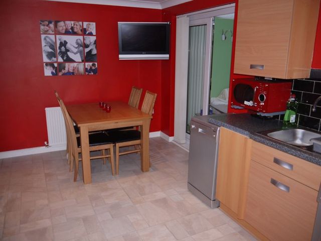  Image of 3 bedroom Semi-Detached house to rent in Lunt Avenue Bootle L30 at Lunt Avenue  Netherton, L30 1RT