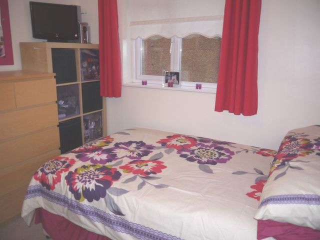  Image of 3 bedroom Semi-Detached house to rent in Lunt Avenue Bootle L30 at Lunt Avenue  Netherton, L30 1RT