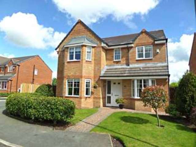  Image of 4 bedroom Detached house for sale in Luntswood Grove Newton-Le-Willows WA12 at Luntswood Grove  Newton Le Willows, WA12 9WZ
